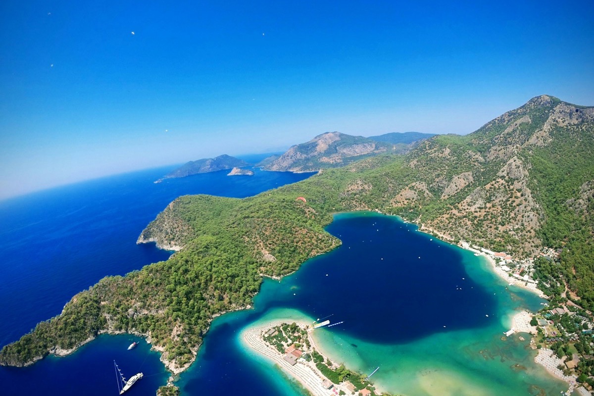Ölüdeniz lagününün havadan görünümü